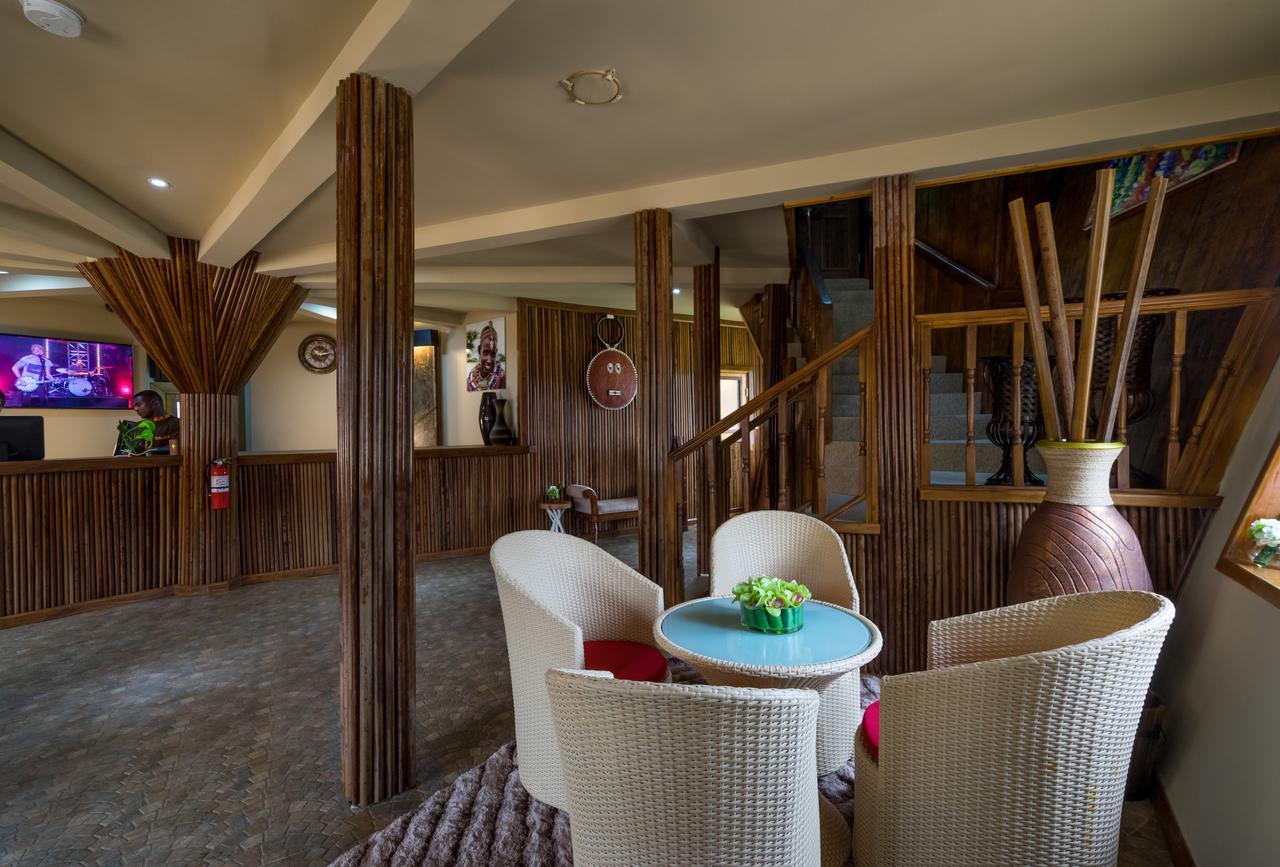 Maaha Beach Resort Anochi Exterior photo