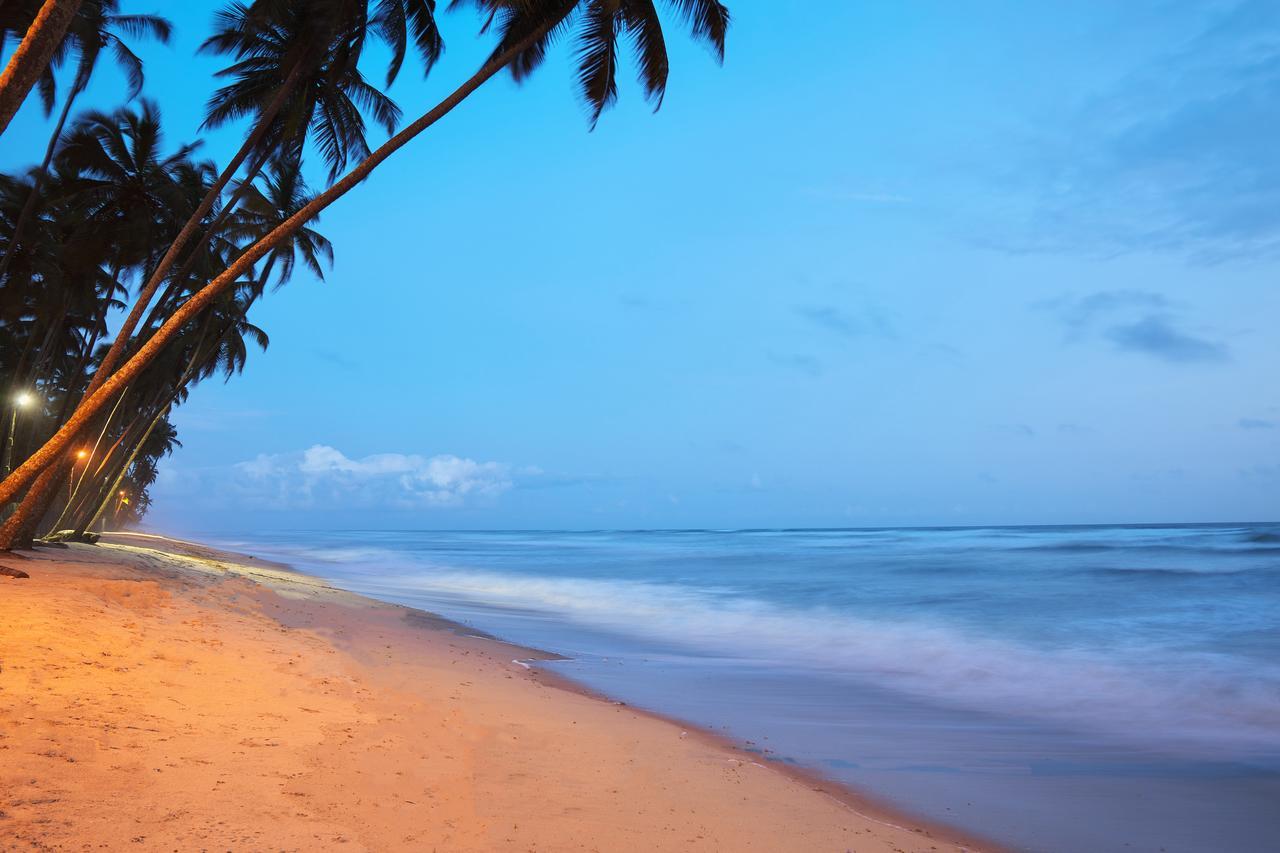 Maaha Beach Resort Anochi Exterior photo