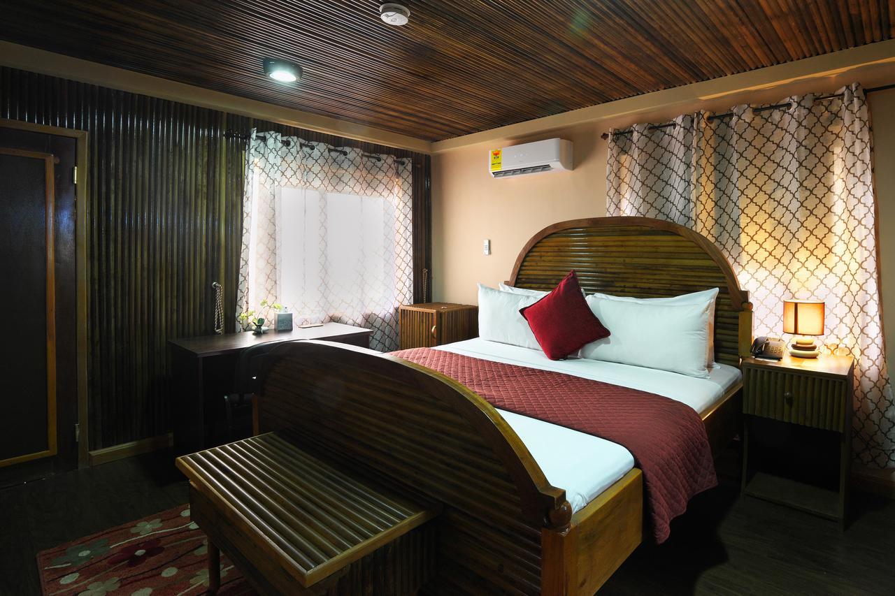Maaha Beach Resort Anochi Exterior photo